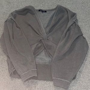 cropped long sleeve with knot in front